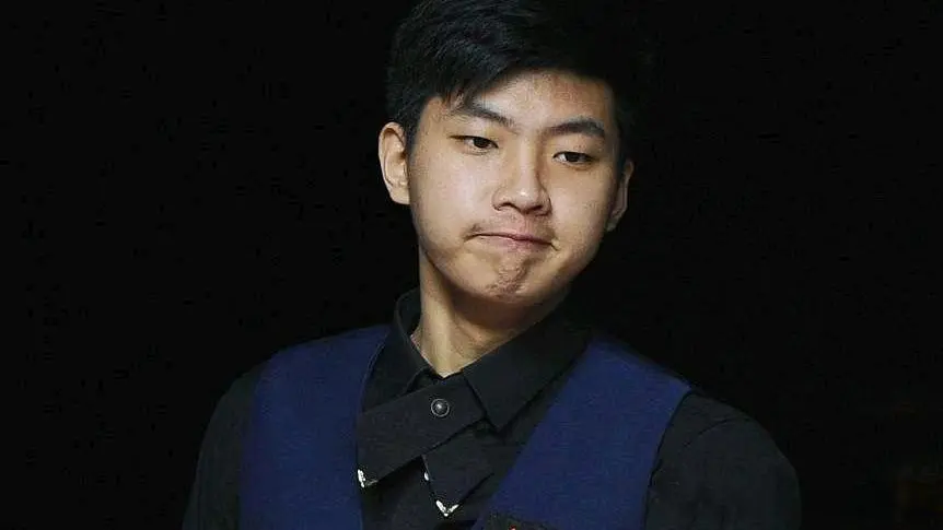 威尔斯约战, 尤森巴赫单, 霍尔沃斯单